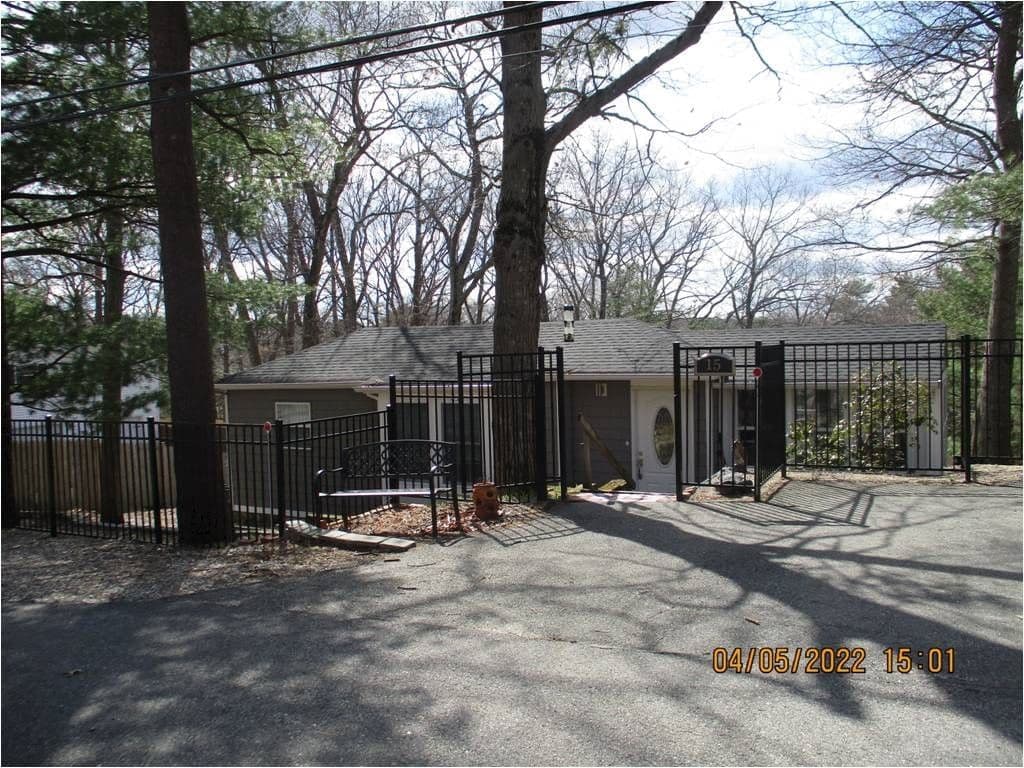 15 Hilldale Ave