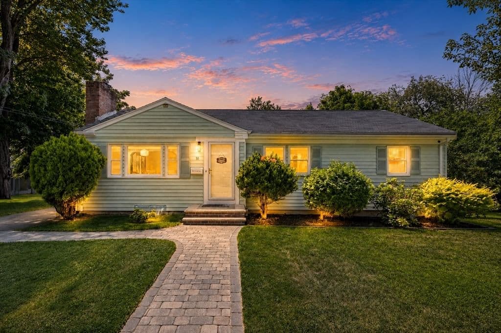 10 Perley Ave