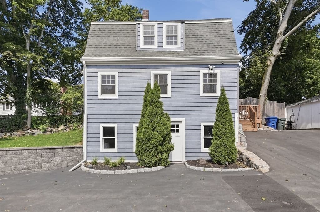 16 Wenham Street