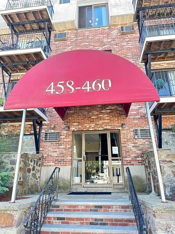 458-460 Eastern Ave