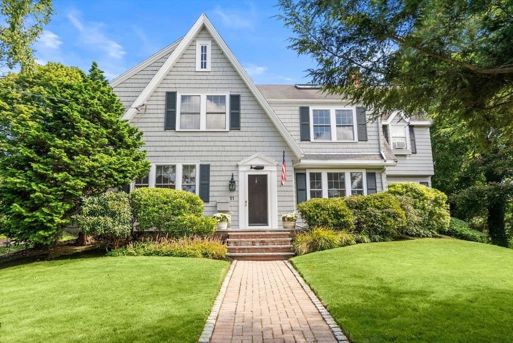 11 Hillcrest Rd