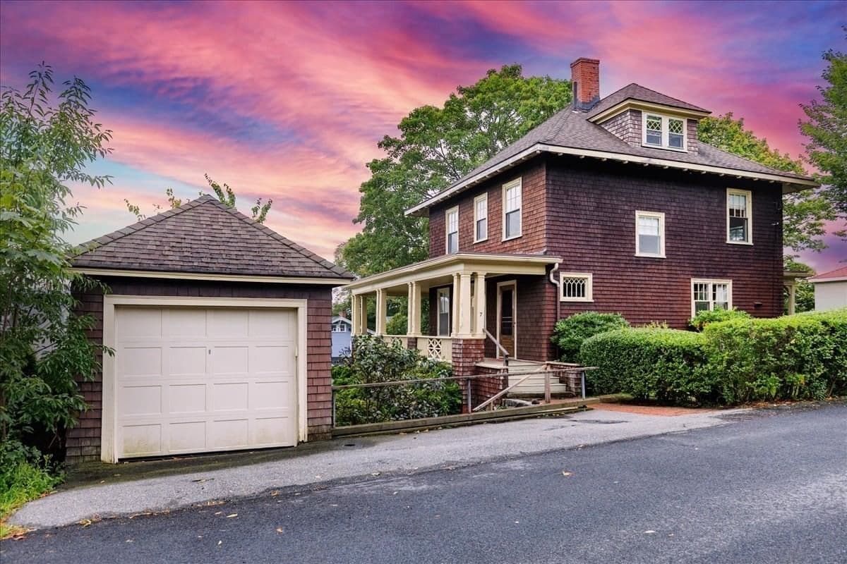 7 Intervale Rd