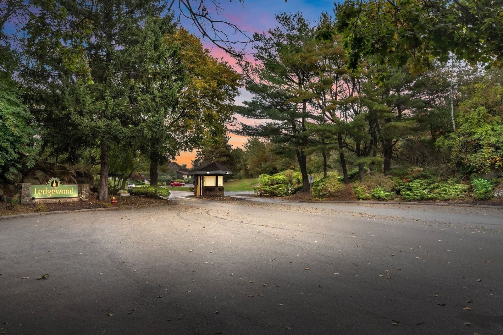 9 Ledgewood Way