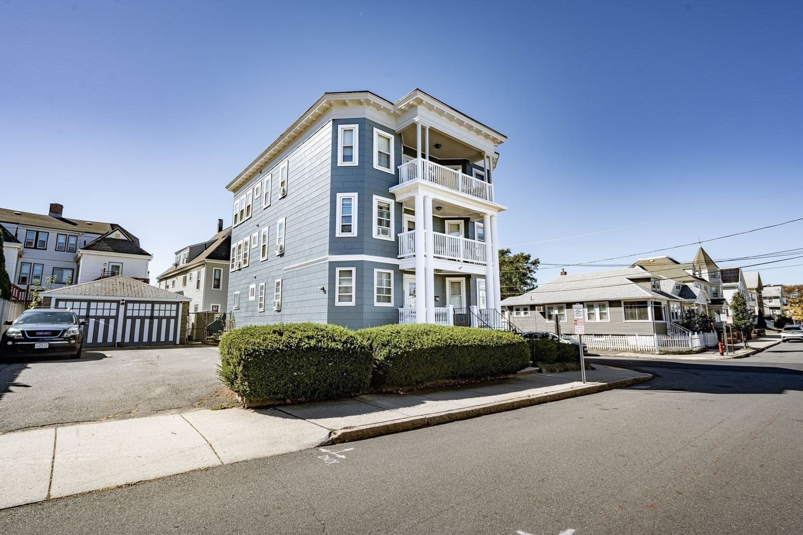 123 Crest Ave
