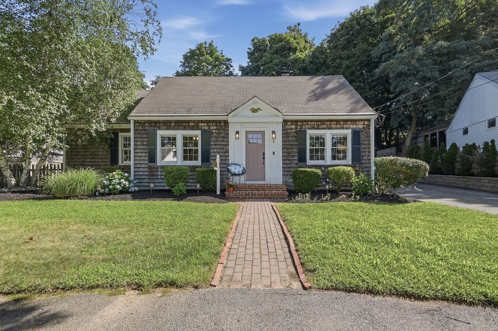 8 Elmwood Circle